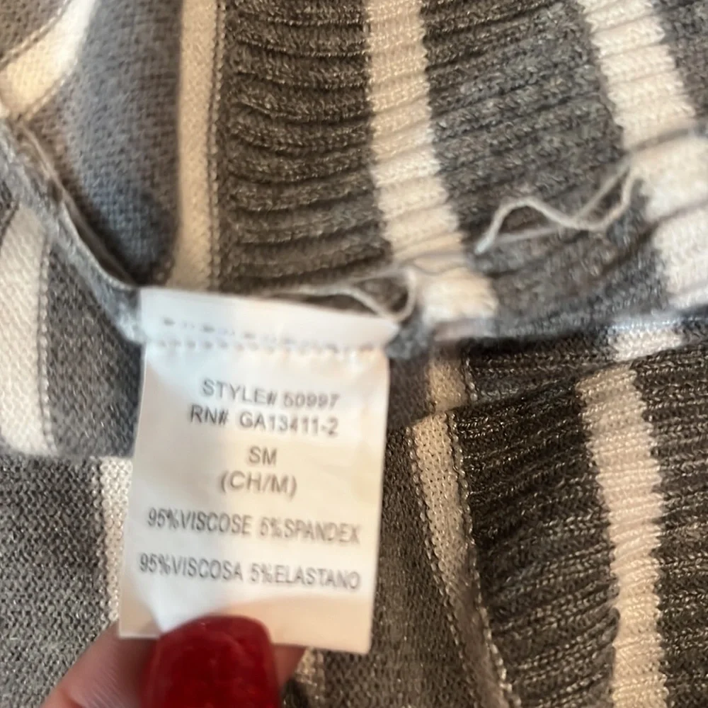 Bajee Collection open Sweater - Picture 12 of 12